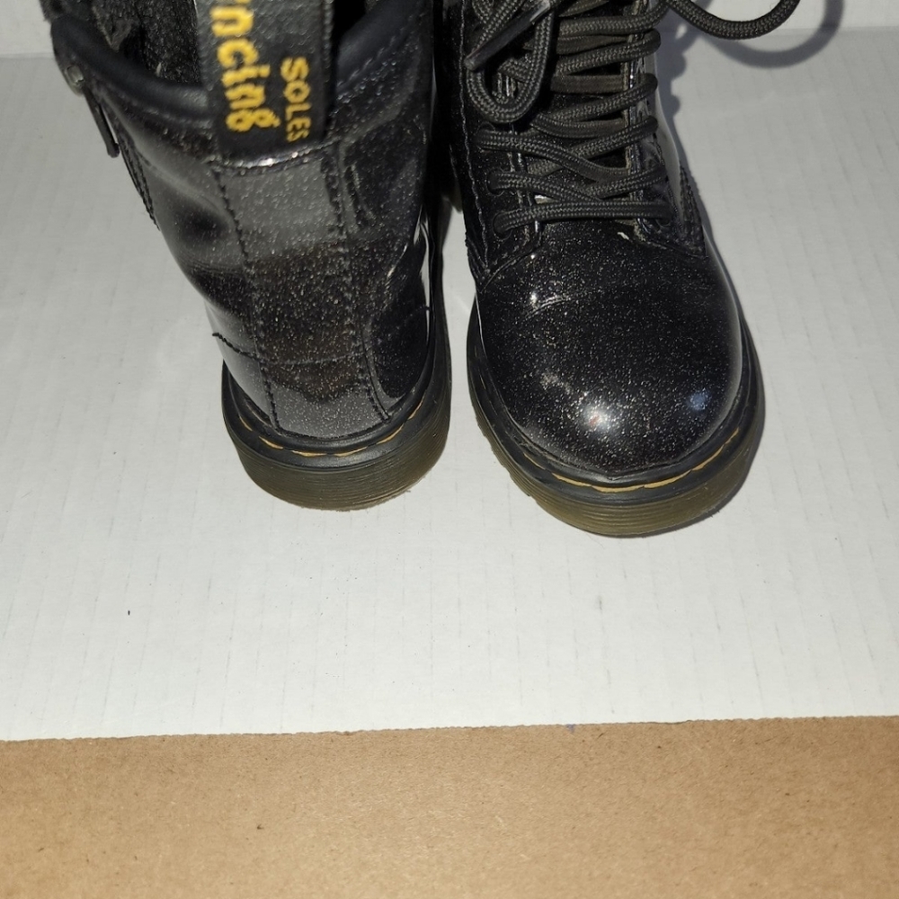 Doc marten toddler boots in size 7 silver black sparkle. - Picture 9 of 12